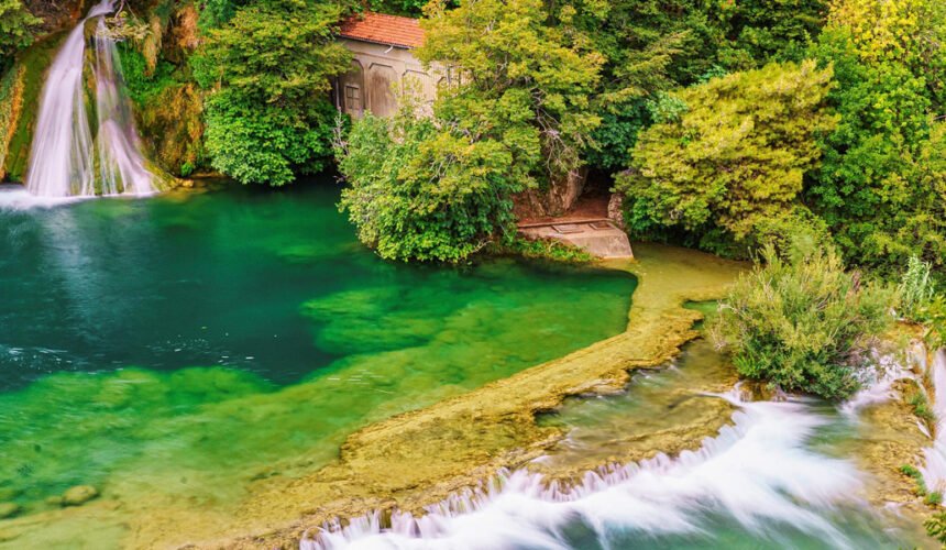 most-beautiful-waterfalls-in-the-world